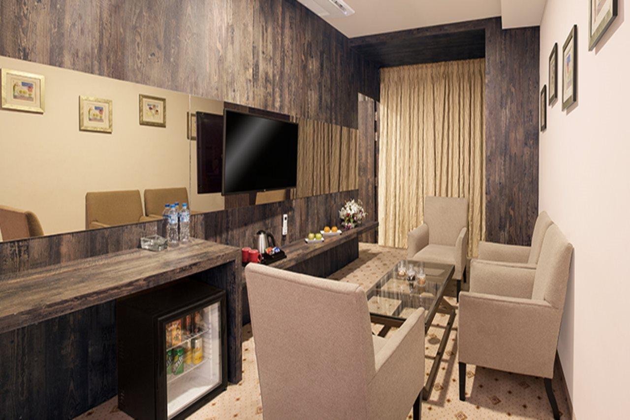 Regenta Central Hotel & Convention Centre Nagpur Extérieur photo