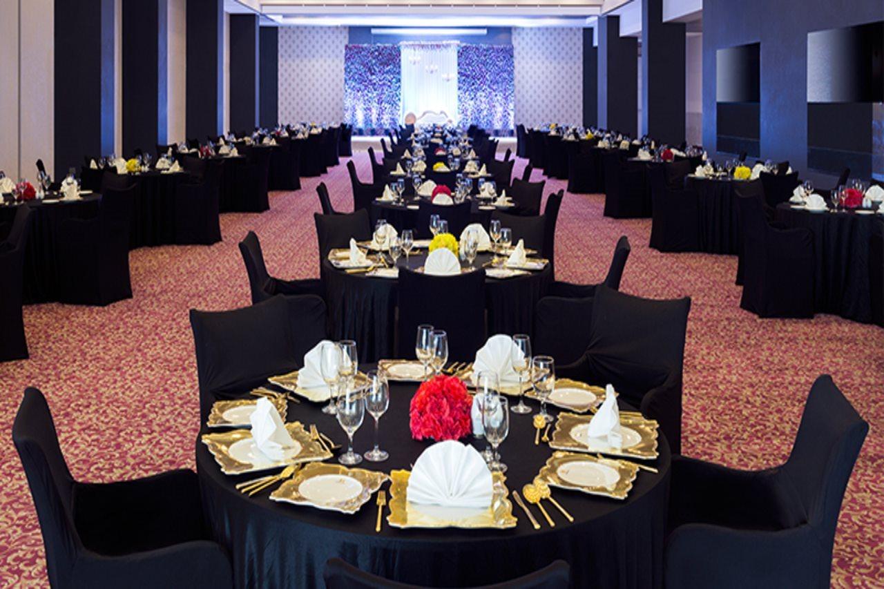 Regenta Central Hotel & Convention Centre Nagpur Extérieur photo