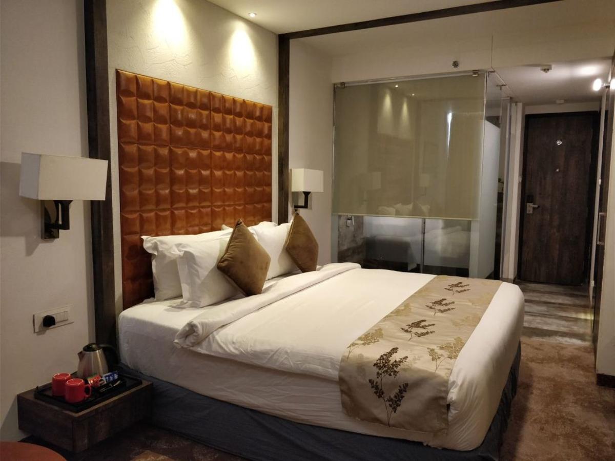 Regenta Central Hotel & Convention Centre Nagpur Extérieur photo