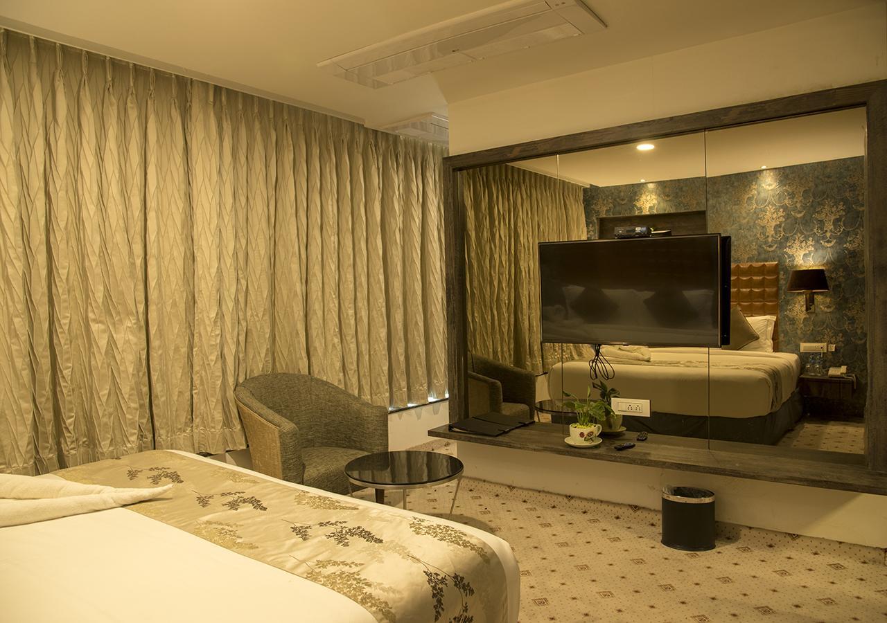 Regenta Central Hotel & Convention Centre Nagpur Extérieur photo