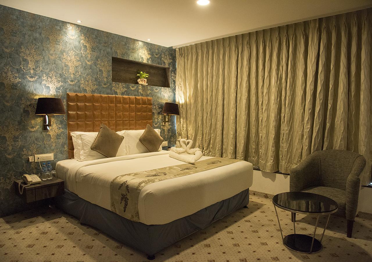 Regenta Central Hotel & Convention Centre Nagpur Extérieur photo