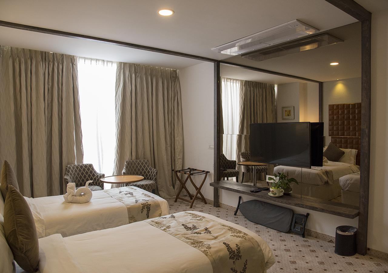Regenta Central Hotel & Convention Centre Nagpur Extérieur photo