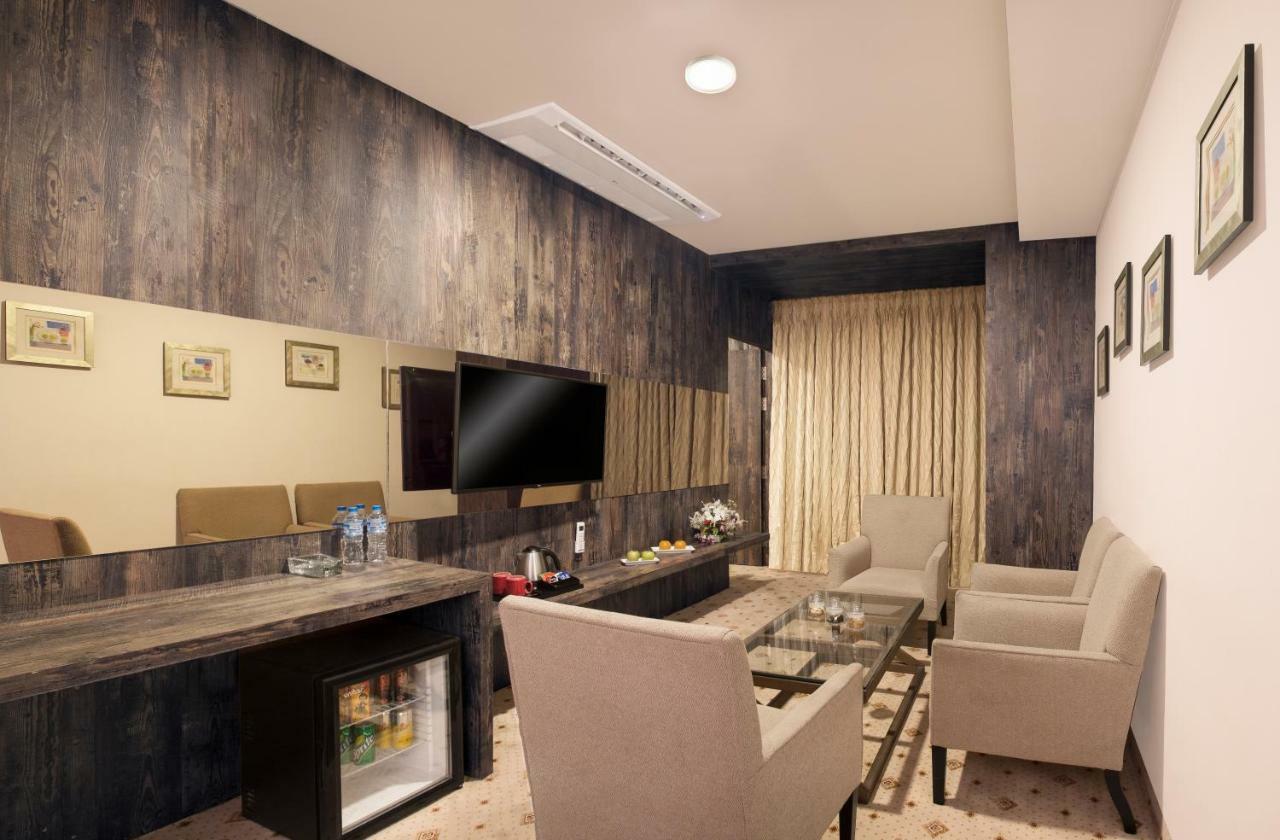 Regenta Central Hotel & Convention Centre Nagpur Extérieur photo
