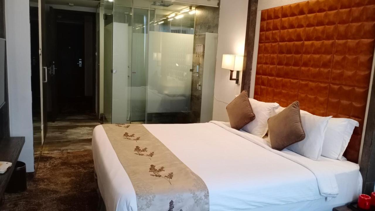 Regenta Central Hotel & Convention Centre Nagpur Extérieur photo