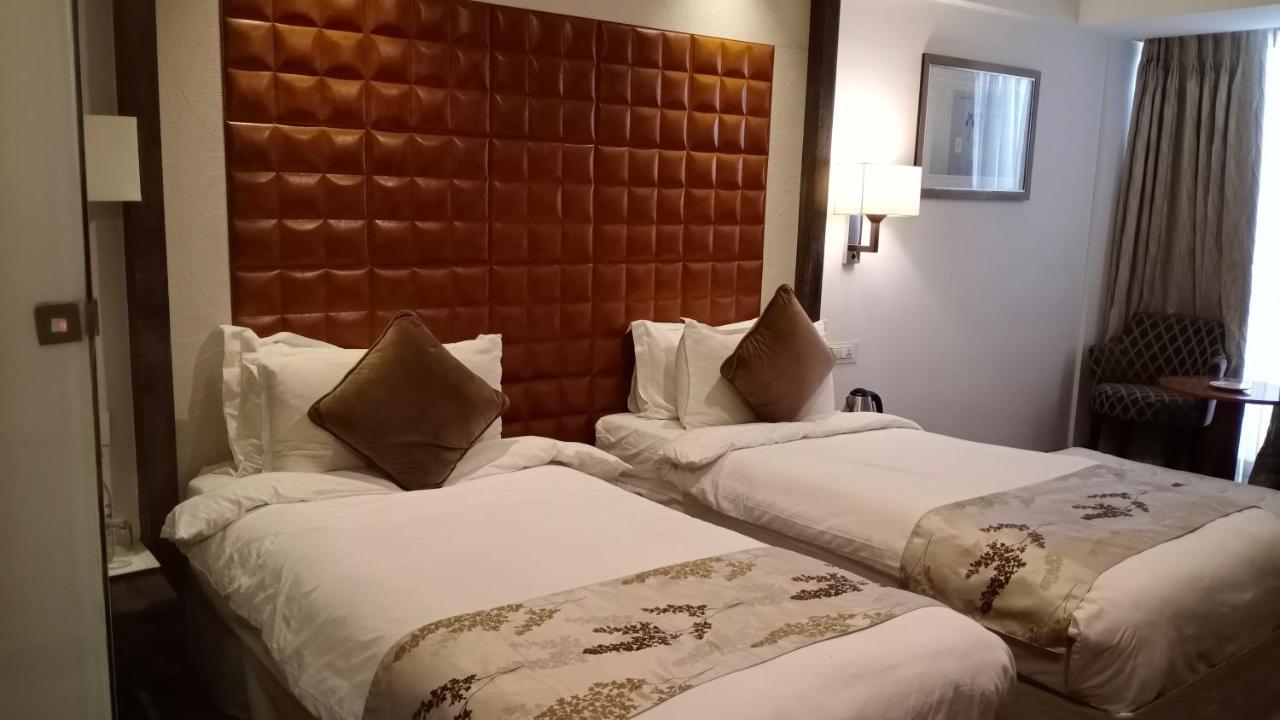 Regenta Central Hotel & Convention Centre Nagpur Extérieur photo